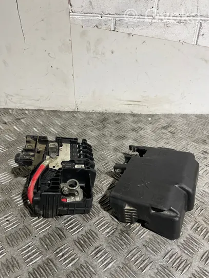 Opel Meriva B Module de fusibles 13362767