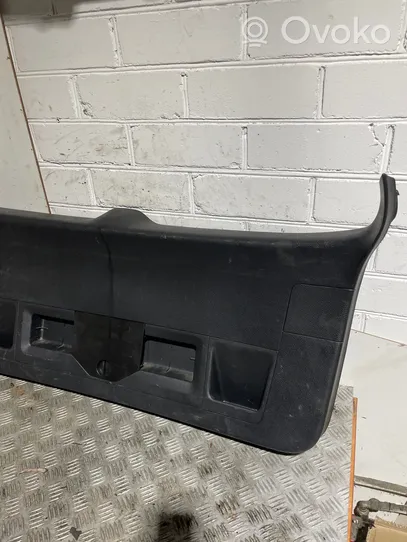 Volkswagen PASSAT B6 Tailgate trim 3C9867605H