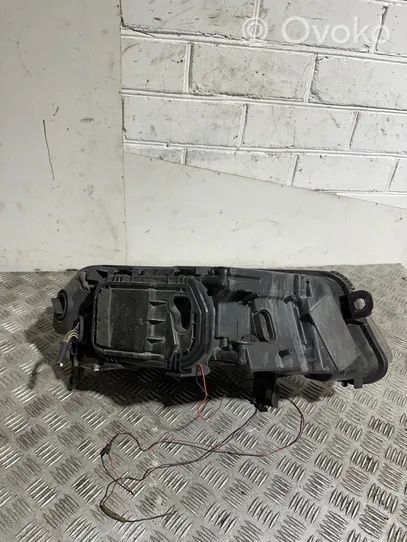 Audi A6 S6 C6 4F Lampa przednia 160135