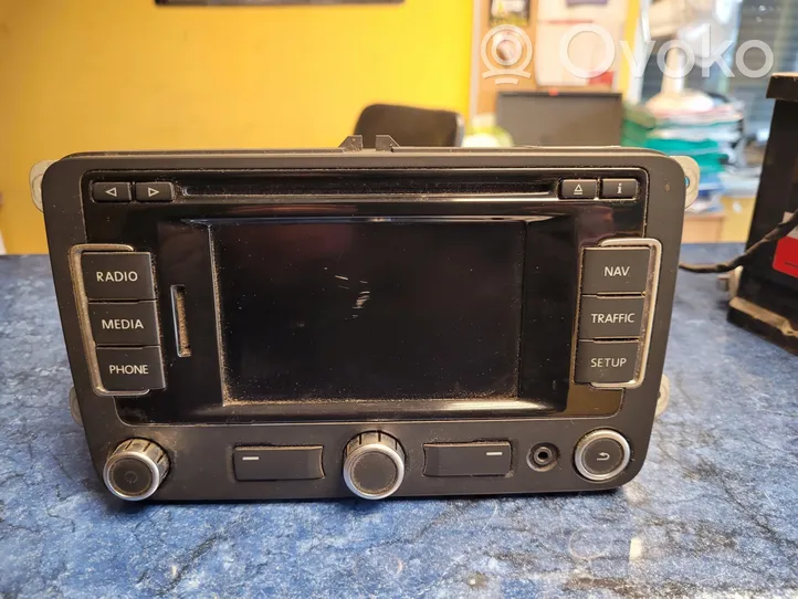 Volkswagen Golf VI Radio/CD/DVD/GPS-pääyksikkö 