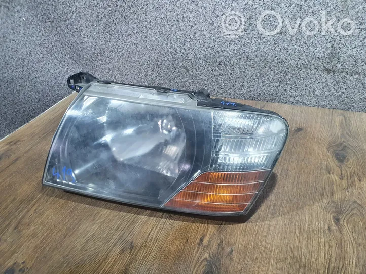 Mitsubishi Pajero Lampa przednia 