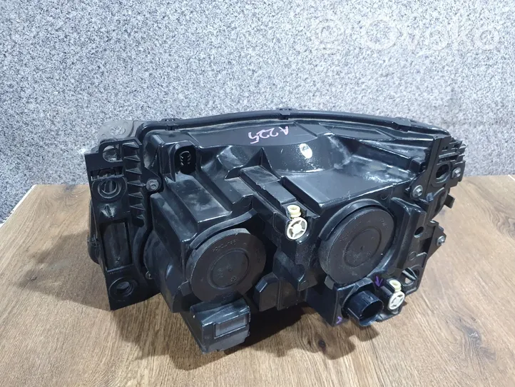 Land Rover Range Rover Sport L320 Lampa przednia 