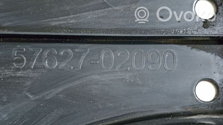 Toyota Auris E180 Copertura/vassoio sottoscocca posteriore 5762702090