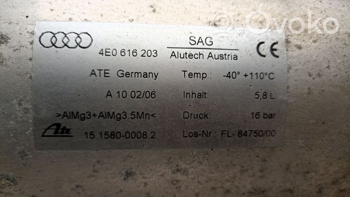 Audi A8 S8 D3 4E Réservoir d'air sous vide 4E0616203
