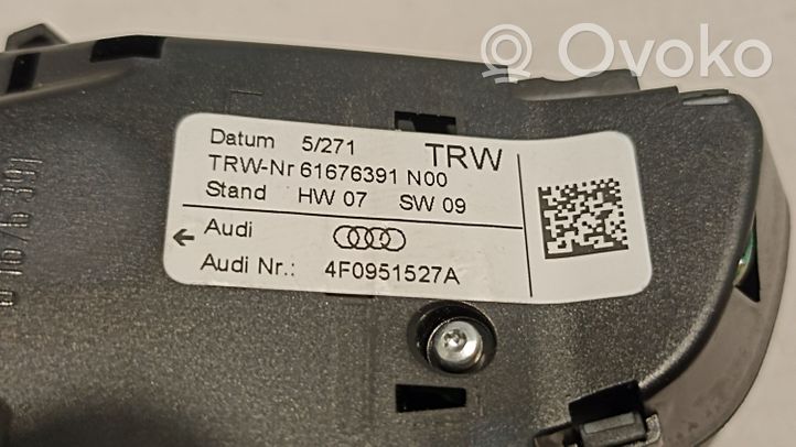 Audi A8 S8 D3 4E Ohjauspyörän painikkeet/kytkimet 4F0951527