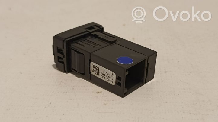 Toyota C-HR Connettore plug in USB 86190F4010