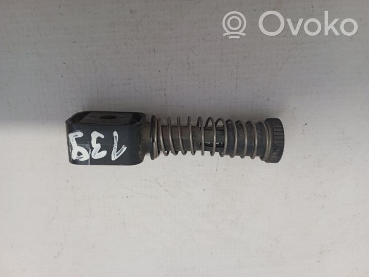 Volkswagen Golf VI Supporto del cavo della leva del cambio KKT