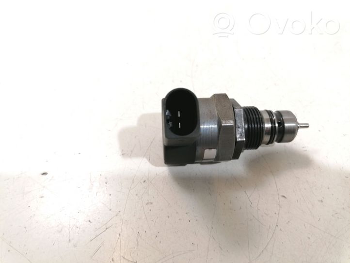 BMW 1 E81 E87 Regulator ciśnienia paliwa 0281002738