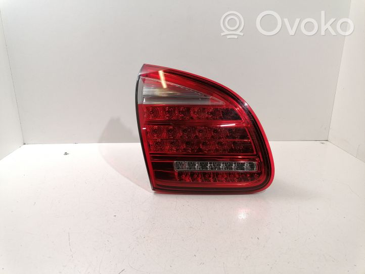 Porsche Cayenne (92A) Lampy tylnej klapy bagażnika 7P5945093K