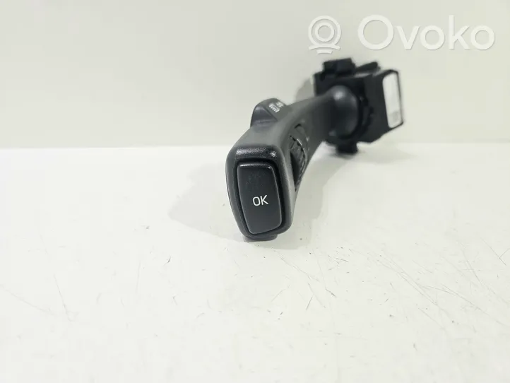 Volvo V40 Мултифункционный включатель управления / ручка 31394001