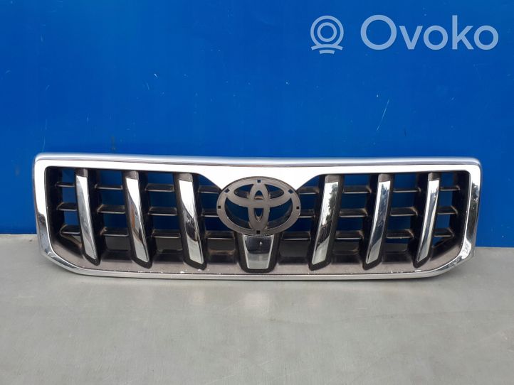 Toyota Land Cruiser (J120) Grotelės priekinės 5311160570