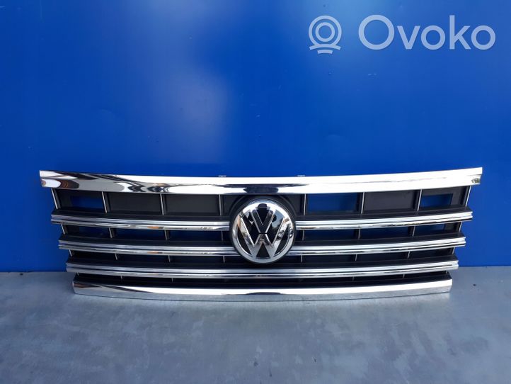 Volkswagen Touareg III Grotelės priekinės 760853651L