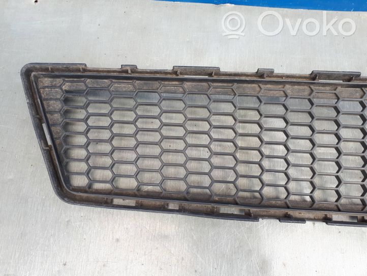 Toyota Verso Mascherina inferiore del paraurti anteriore 531120F040