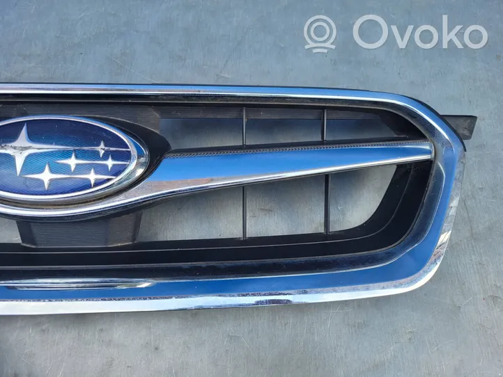 Subaru Legacy Grille de calandre avant 91121AG150