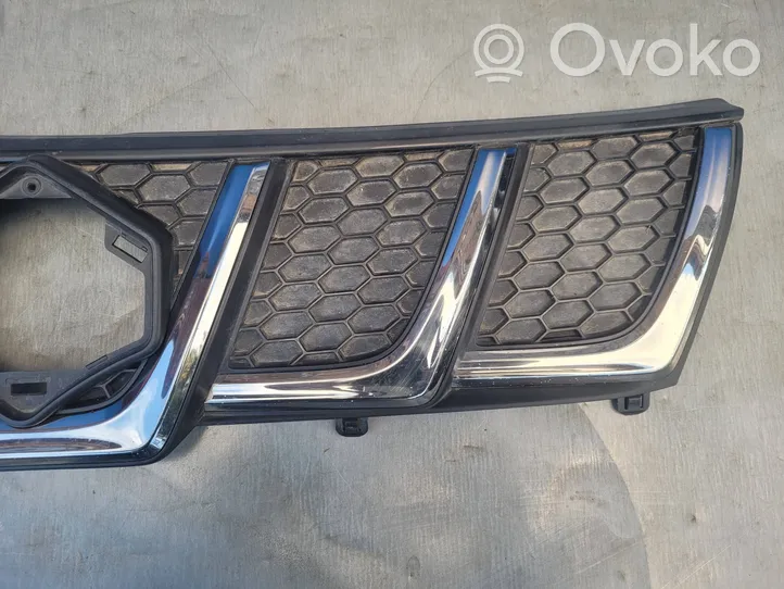 Suzuki Vitara (LY) Grille de calandre avant 7211160R0