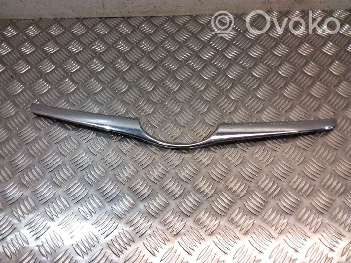 Subaru Legacy Grille calandre supérieure de pare-chocs avant 91123AG110