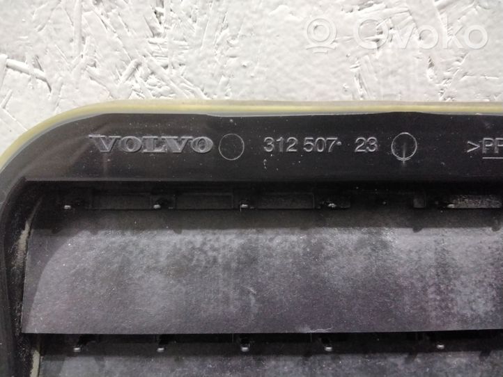 Volvo V70 Évent de pression de quart de panneau 31250723