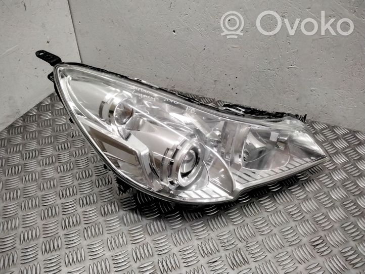 Subaru Legacy Lampa przednia 