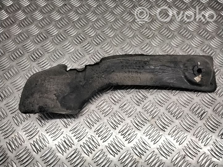 Volvo V70 Supporto/guarnizione in poliuretano espanso del parafango 8684736