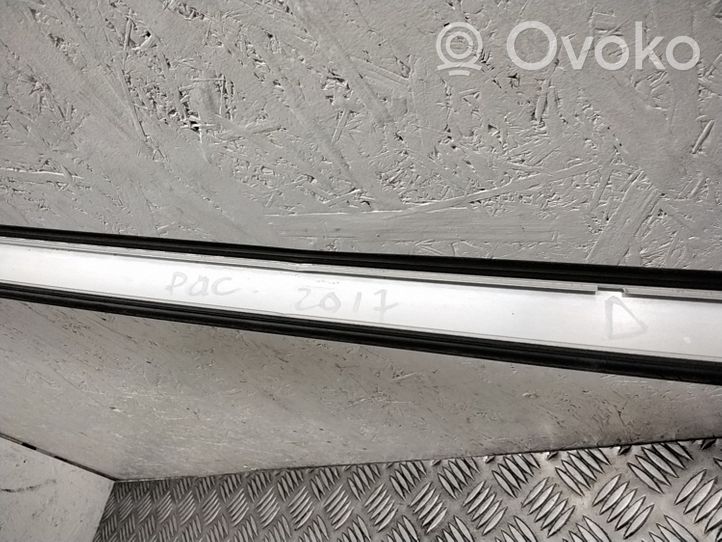 Chrysler Pacifica Roof trim bar molding cover 