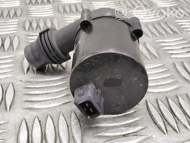 BMW X5 F15 Pompe à eau de liquide de refroidissement 9197085