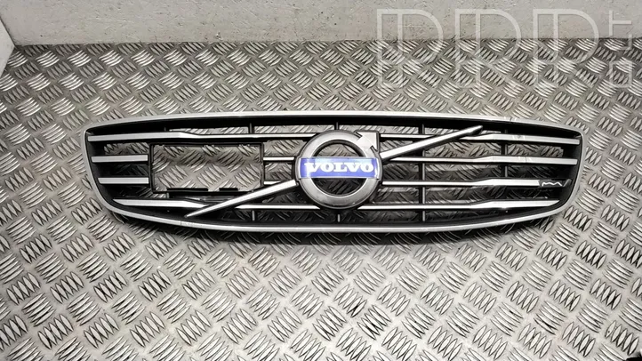 Volvo V70 Grille calandre supérieure de pare-chocs avant 31383596