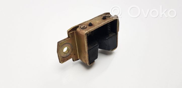 Volkswagen Sharan Couvercle de coffre avec bloc tampon reglable arrière 7M0827679G