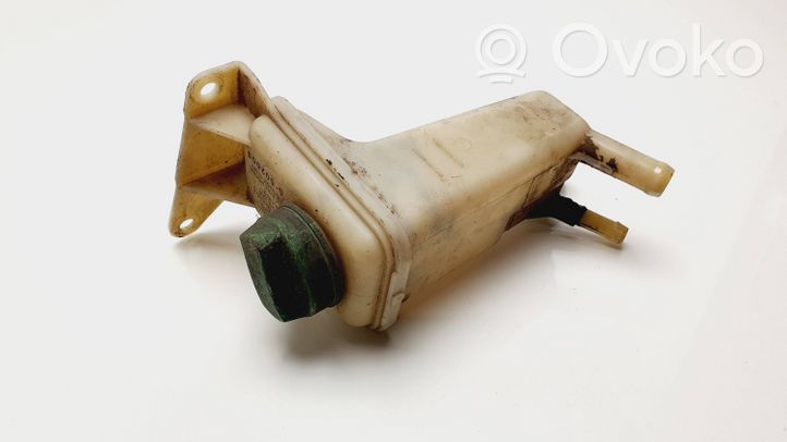 Volkswagen PASSAT B5 Serbatoio/vaschetta del liquido del servosterzo 8D0422373C