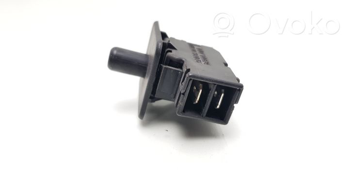 Mercedes-Benz C W202 Sensor de la puerta delantera 2028202110