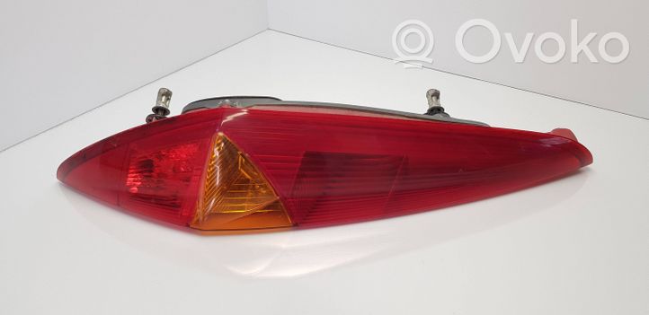 Fiat Punto (188) Luz trasera/de freno 46523769