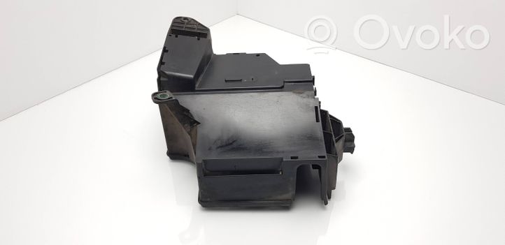 Opel Corsa C Tapa de caja de fusibles 09115985