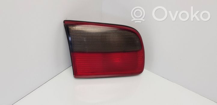 Opel Omega B1 Lampy tylnej klapy bagażnika 45299