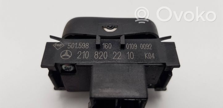 Mercedes-Benz E W210 Włącznik spryskiwaczy świateł 2108202210