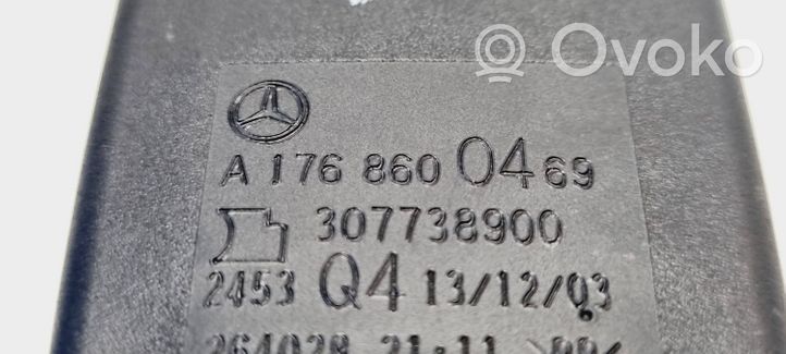 Mercedes-Benz A W176 Klamra środkowego pasa bezpieczeństwa fotela tylnego A1768600469