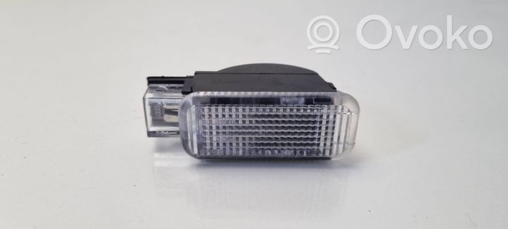 Audi A4 S4 B8 8K Luce interna per portiera posteriore 4B0947415A