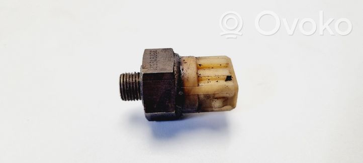 Volkswagen PASSAT B3 Sensore temperatura del liquido di raffreddamento 357919521