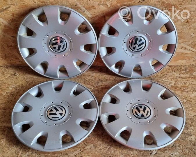 Volkswagen PASSAT B5.5 R15 wheel hub/cap/trim 1T0601147