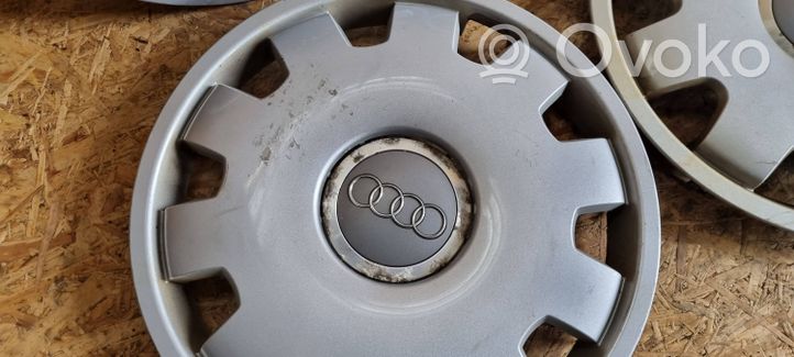 Audi A4 S4 B7 8E 8H Kołpaki oryginalne R16 4B0601147D