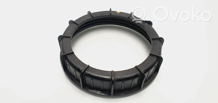 Mazda 3 I Bague de verrouillage pour réservoir de carburant 2S619C385AA