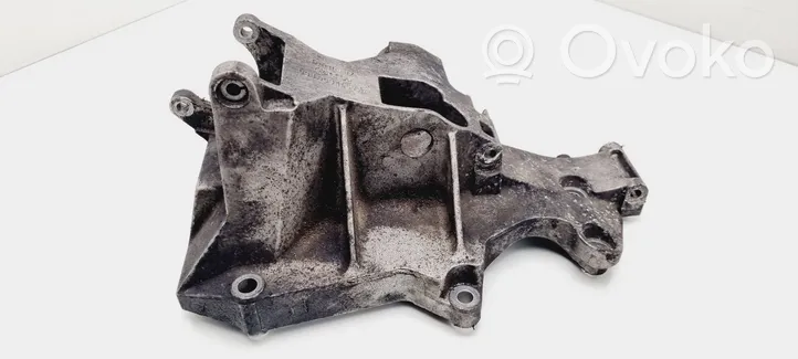 Audi A4 S4 B6 8E 8H Кронштейн генератора 038903143AE