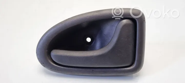 Renault Scenic I Rear door interior handle 8200028995