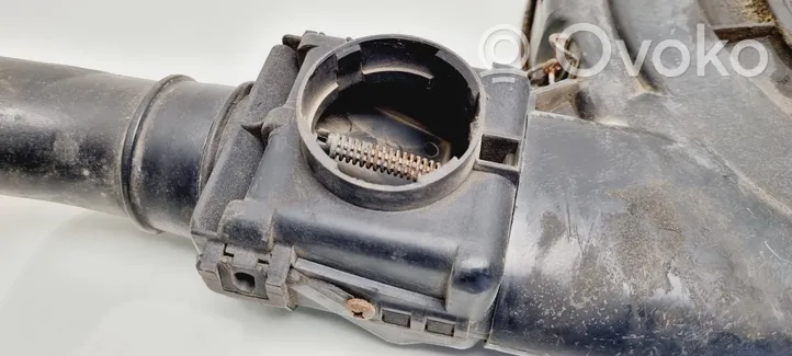 Volvo 340 -  360 Boîtier de filtre à air 296840