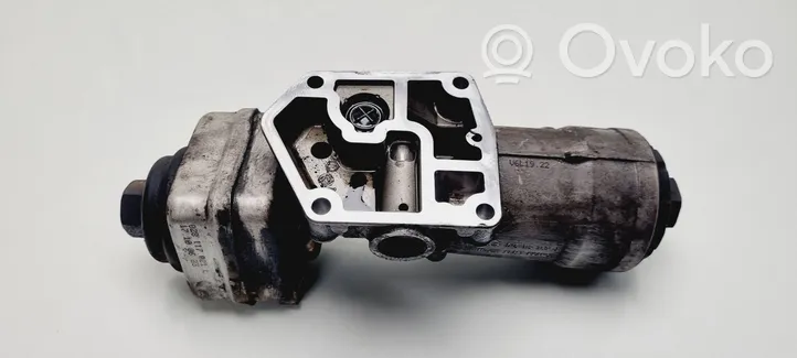 Volkswagen Golf V Supporto di montaggio del filtro dell’olio 045115389J