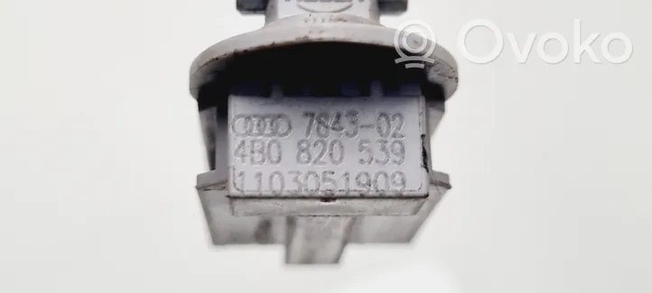 Volkswagen Golf V Innentemperatursensor 4B0820539