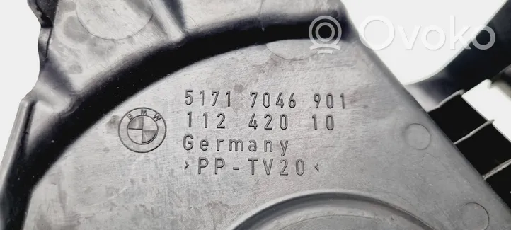 BMW 5 E60 E61 Sonstiges Einzelteil Motorraum 51717046901