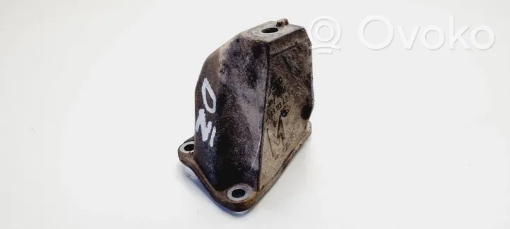 Volkswagen PASSAT B5 Support de boîte de vitesses 8D0399113AB