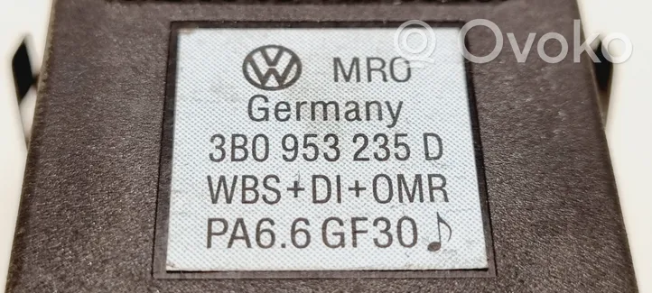 Volkswagen PASSAT B5 Hazard light switch 3B0953235D