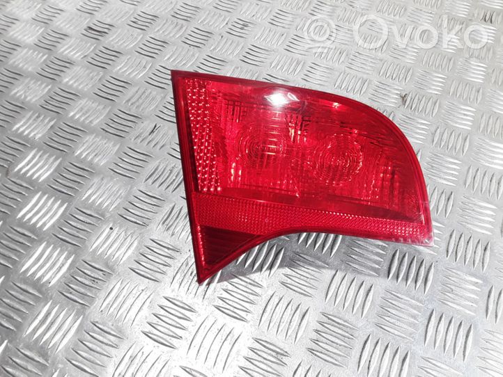 Audi A4 S4 B7 8E 8H Luci posteriori del portellone del bagagliaio 8E9945093