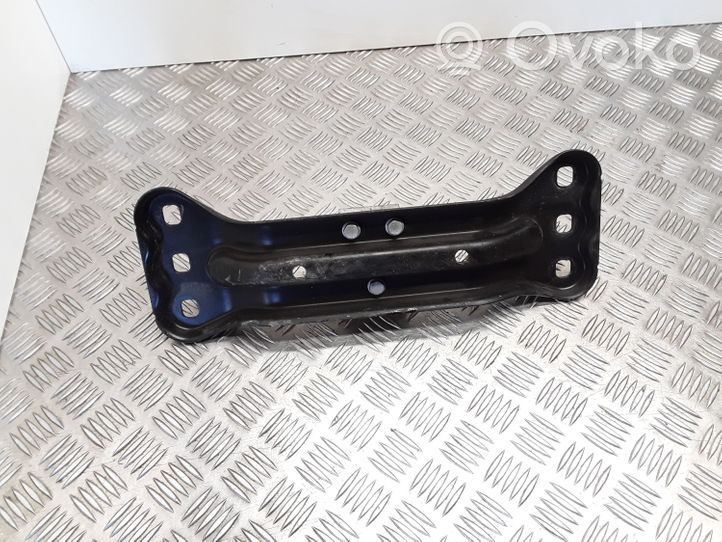 Mercedes-Benz C W204 Supporto di montaggio scatola del cambio A2042420501