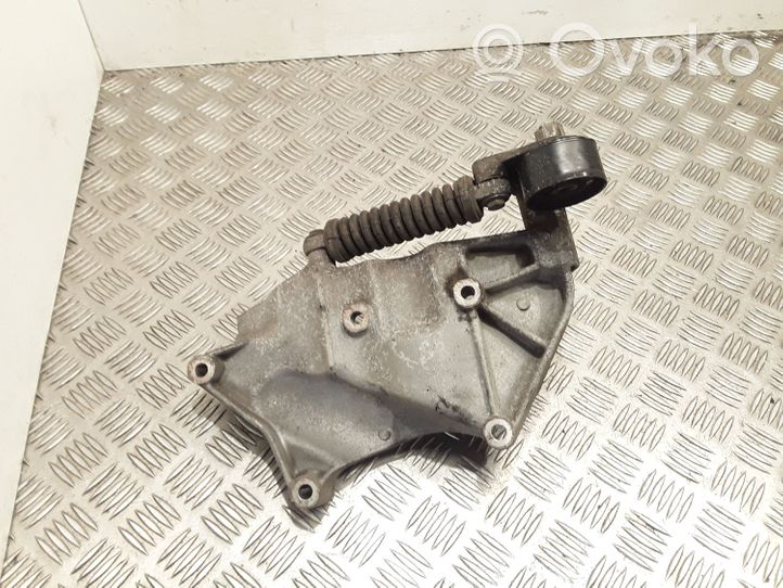 Suzuki Grand Vitara II Supporto del generatore/alternatore 